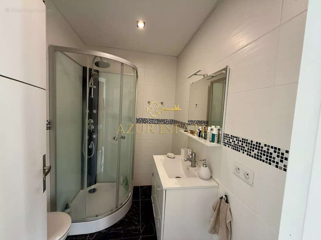 Appartement à ROQUEBRUNE-CAP-MARTIN