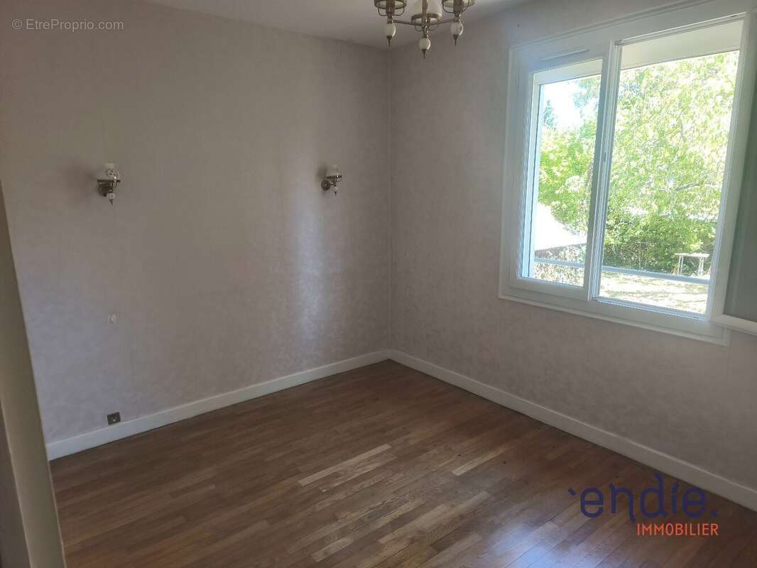 VENTE d'un ensemble immobilier à COSNE D'ALLIER - photo 5