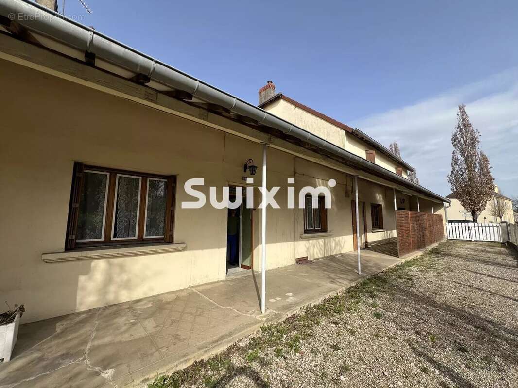 Maison à LONS-LE-SAUNIER