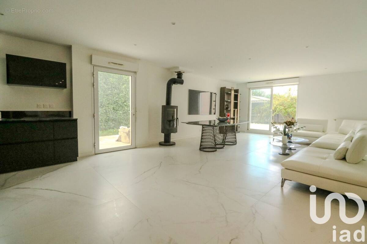 Photo 1 - Maison à BUSSY-SAINT-GEORGES