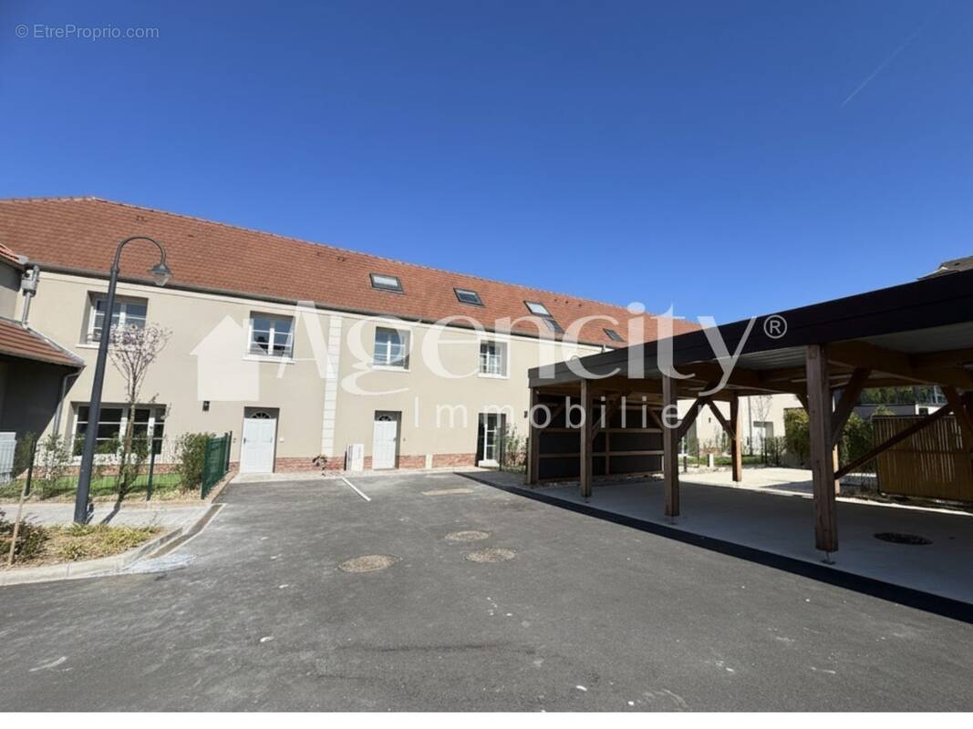 Maison à BUSSY-SAINT-GEORGES