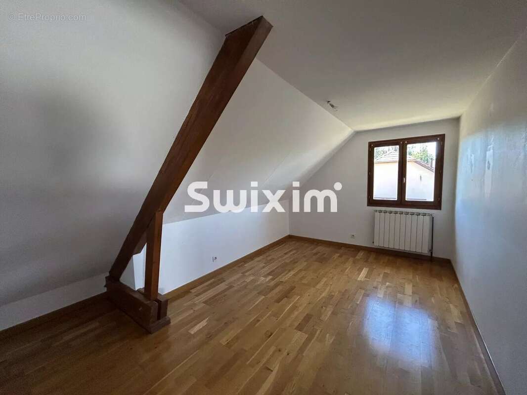 Maison à DOMBLANS