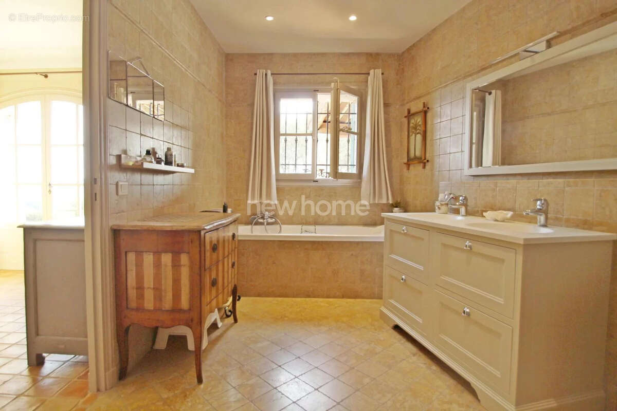 Maison à FAYENCE