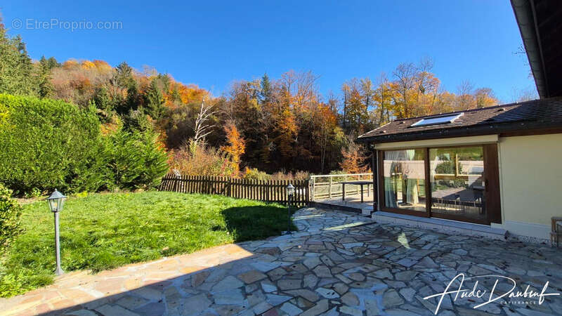 Appartement à PRINGY