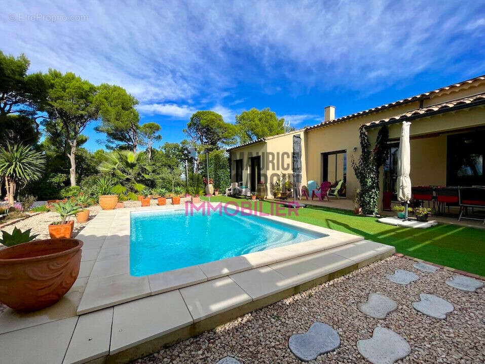 Maison à PERNES-LES-FONTAINES