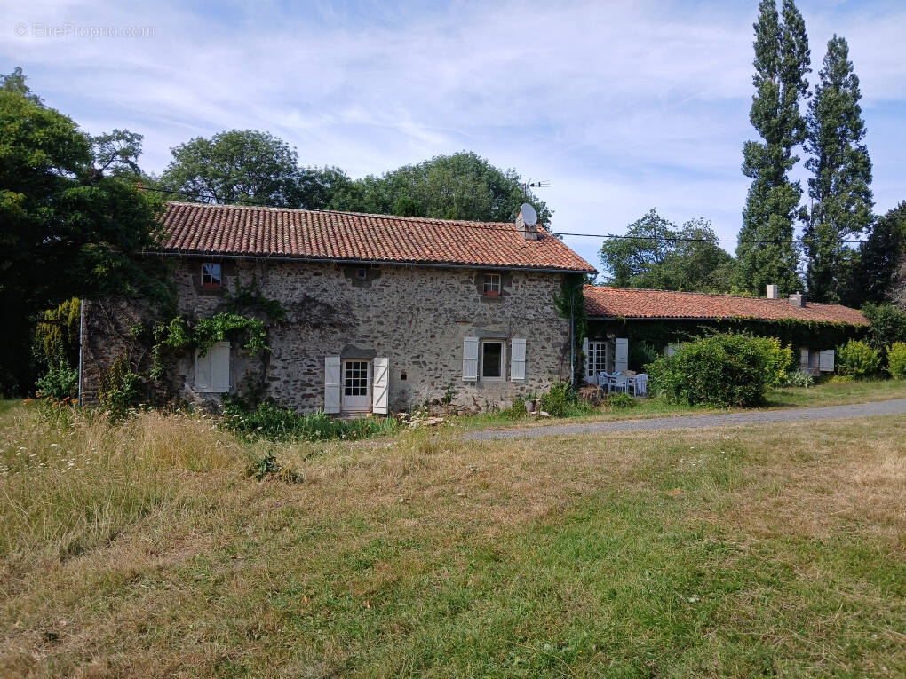 Maison à MONTEMBOEUF