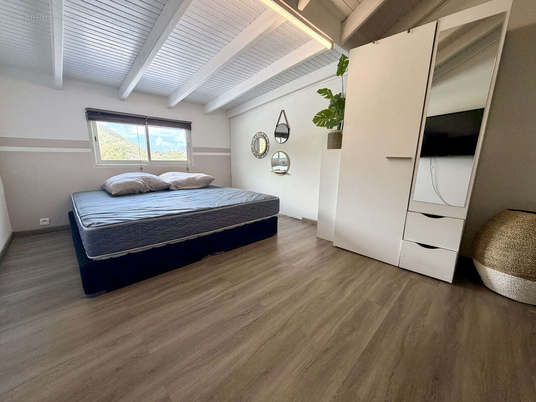 Hauteurs de la Baie Orientale — Maison T4 avec grande terrasse en résidence sécurisée - photo 12