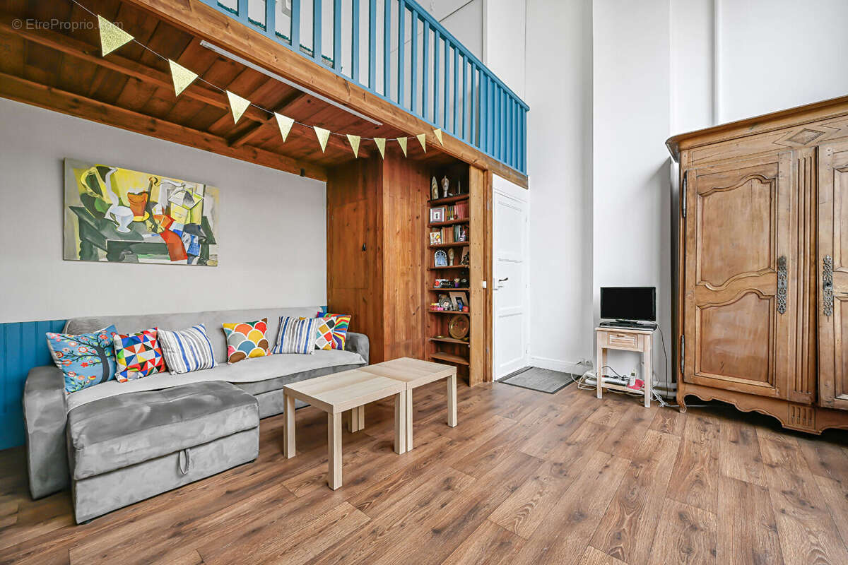 Appartement à PARIS-14E