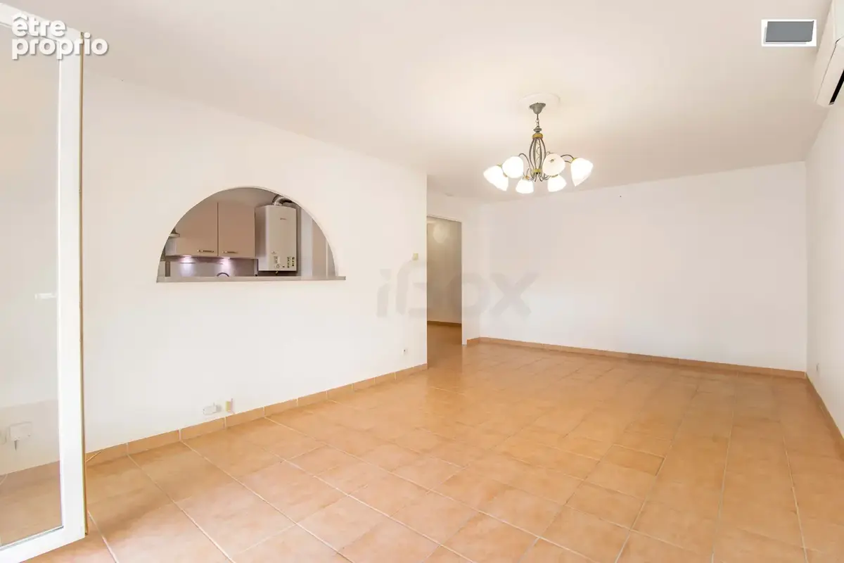 Toulon, Aguillon, 4 pièces climatisé, traversant, 85 M2, double terrasses, vue dégagée, possibilité garage. - photo 6