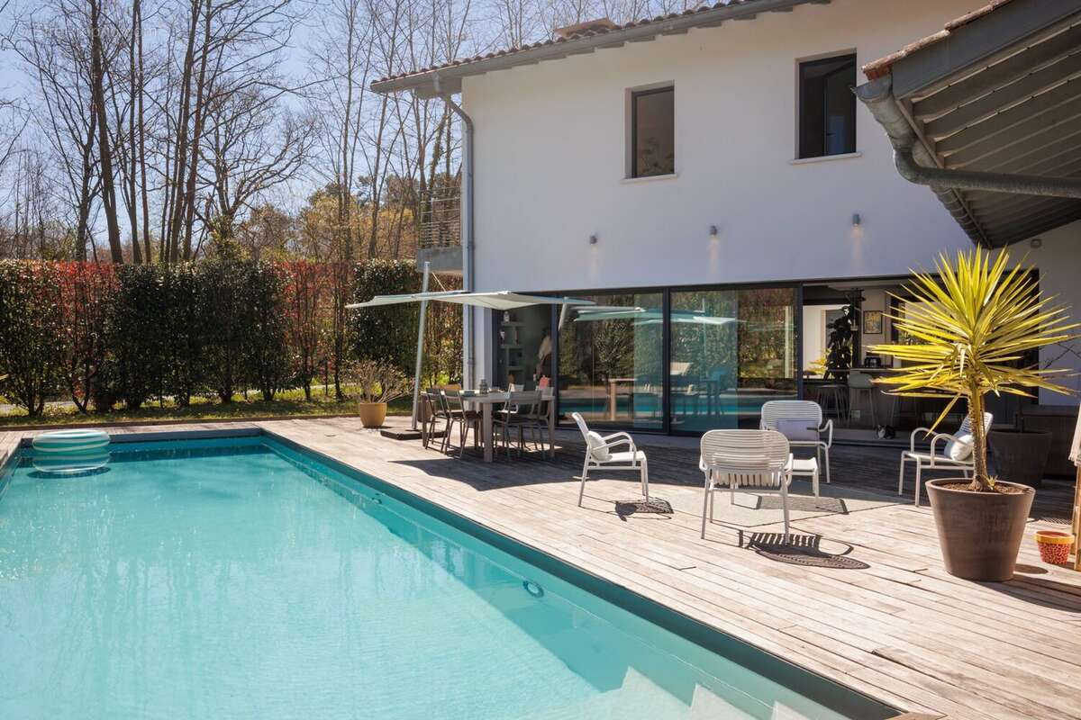 Maison à BASSUSSARRY