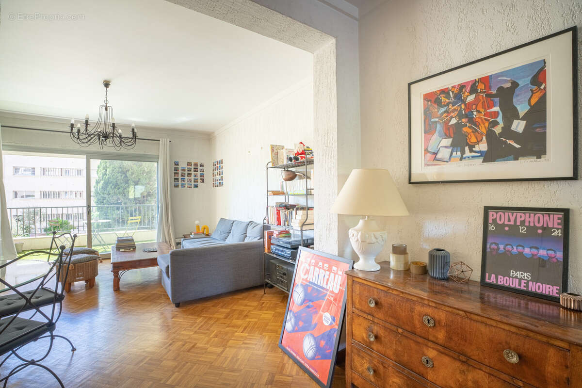 Appartement à MARSEILLE-8E