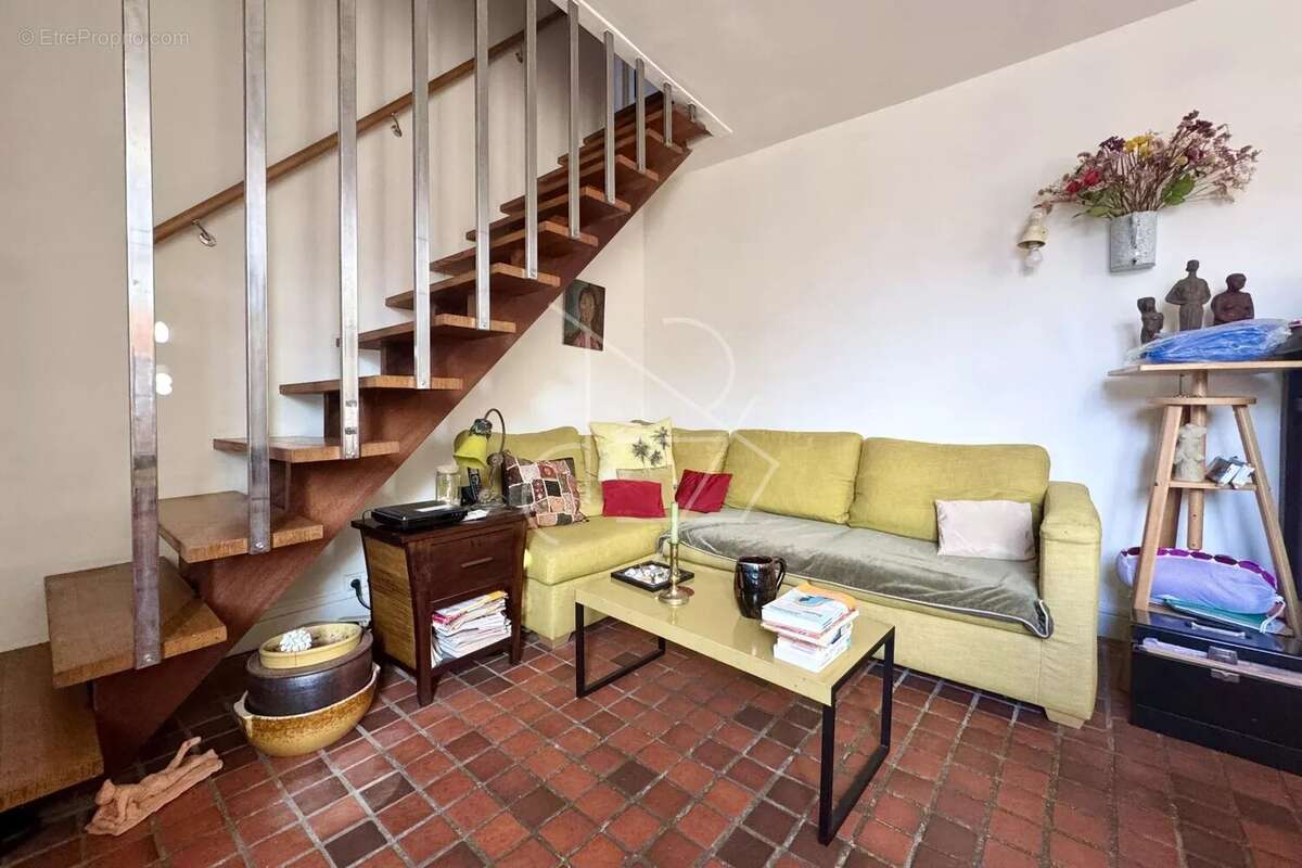 Appartement à PARIS-14E