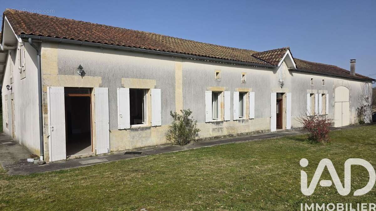 Photo 2 - Maison à SAINT-CIERS-CHAMPAGNE