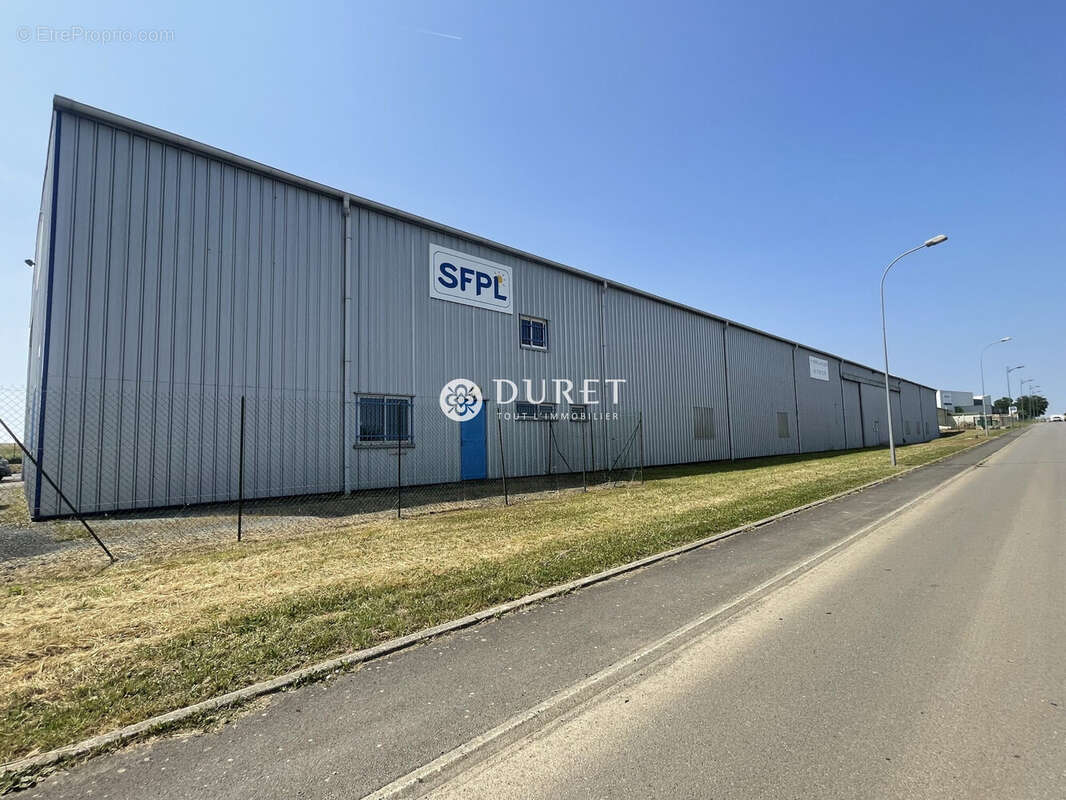 Commerce à FONTENAY-LE-COMTE