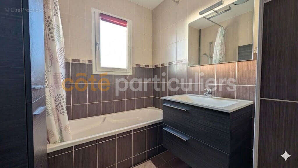 Maison - Saint-Michel- en-L'Herm - 4 chambres - photo 10