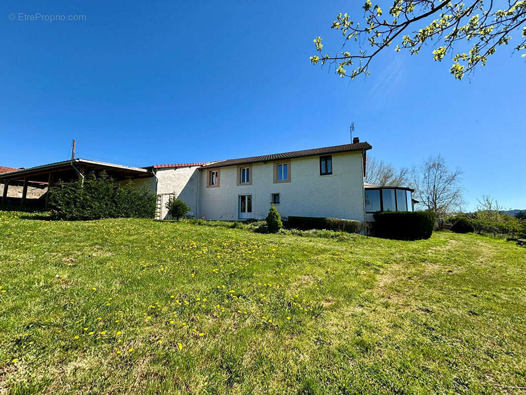 Maison à SAINT-MARTIN-D'ESTREAUX