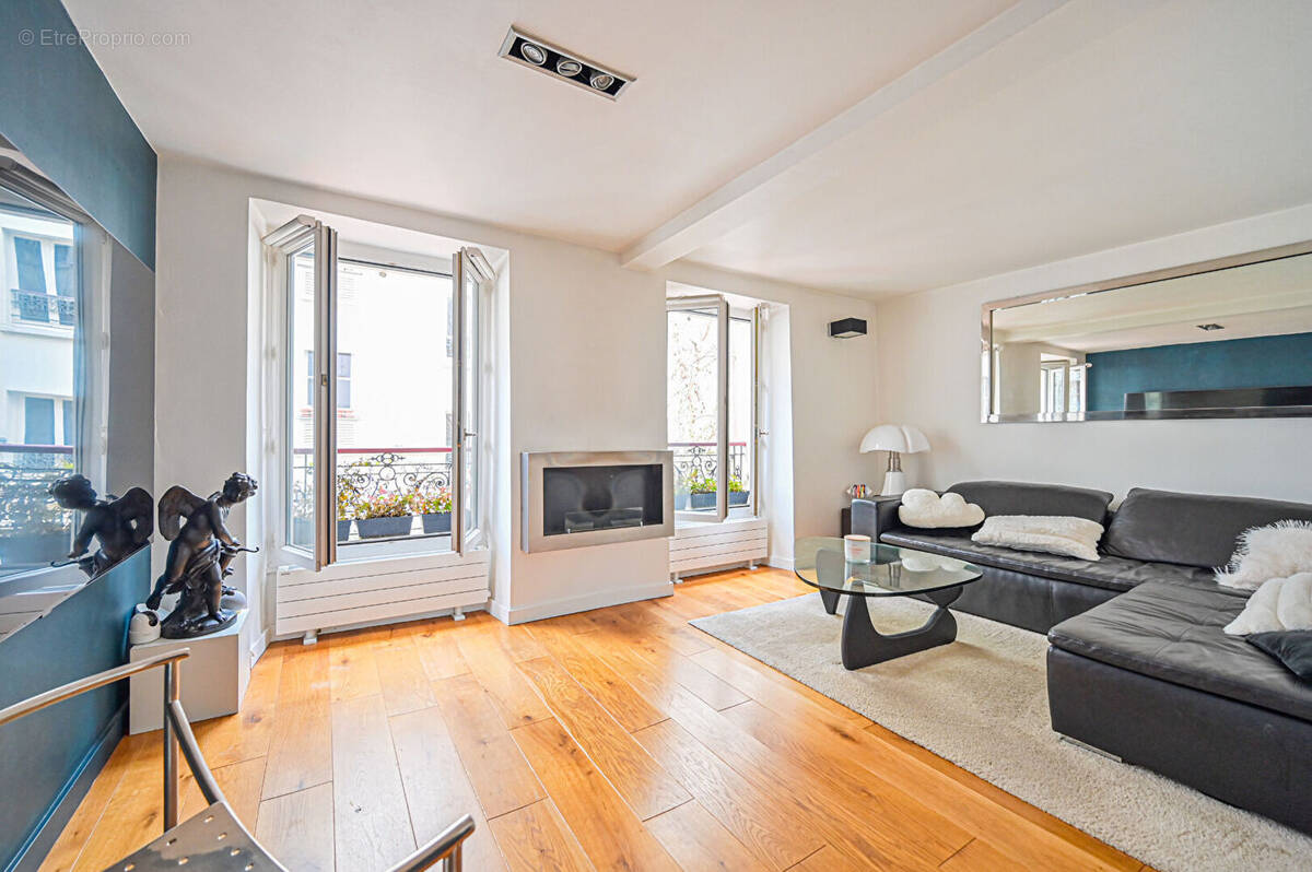 Appartement à PARIS-19E