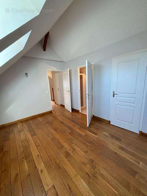 Maison à THIERS-SUR-THEVE