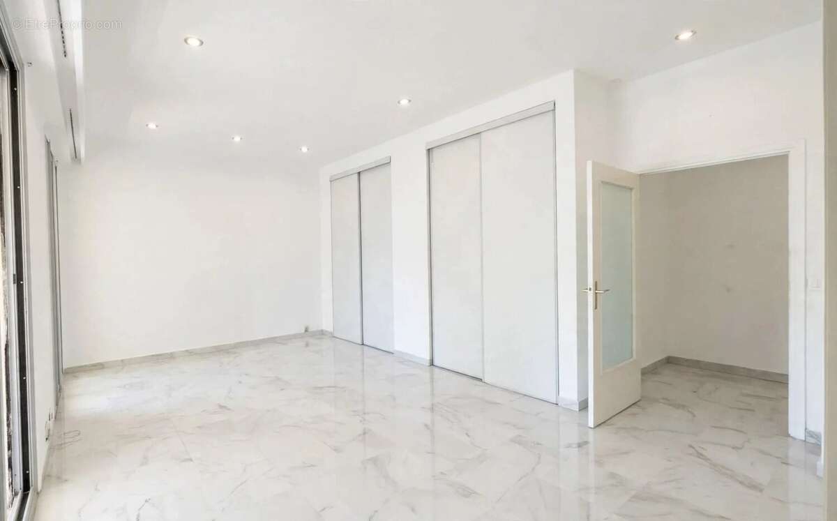 NICE - Rue des Chevaliers de Malte - 2P 55m² avec terrasse - Vue dégagée - photo 3