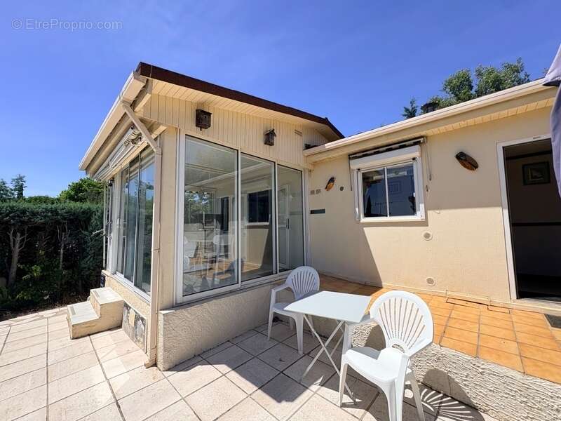 Maison à vendre 3 pièces ROQUEBRUNE SUR ARGENS (83) - photo 2