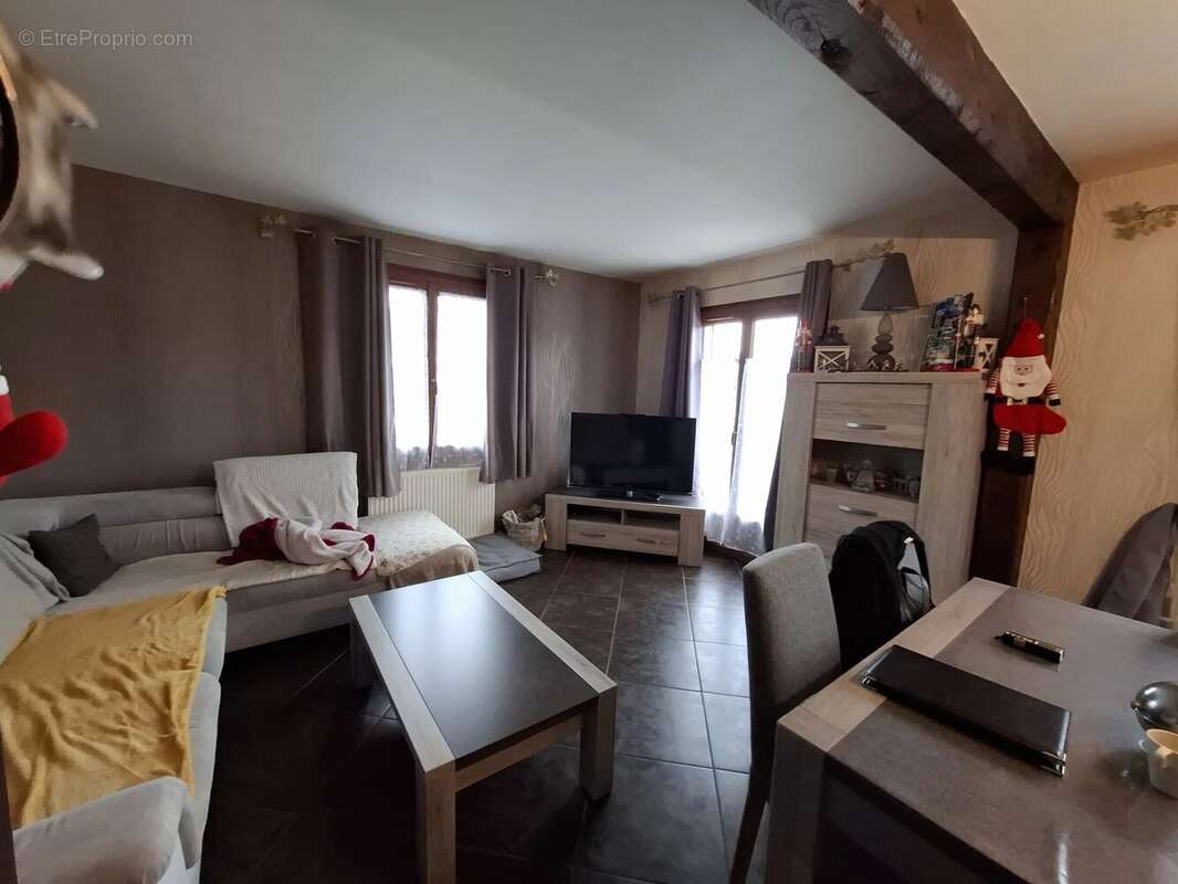 Maison à FEUQUIERES