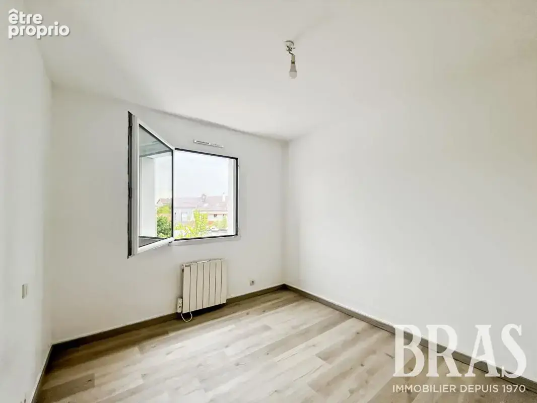 T3 avec balcon et garage - photo 6