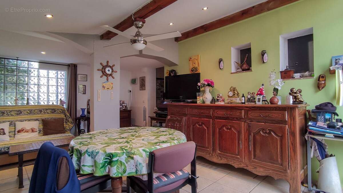 Appartement à LA LONDE-LES-MAURES