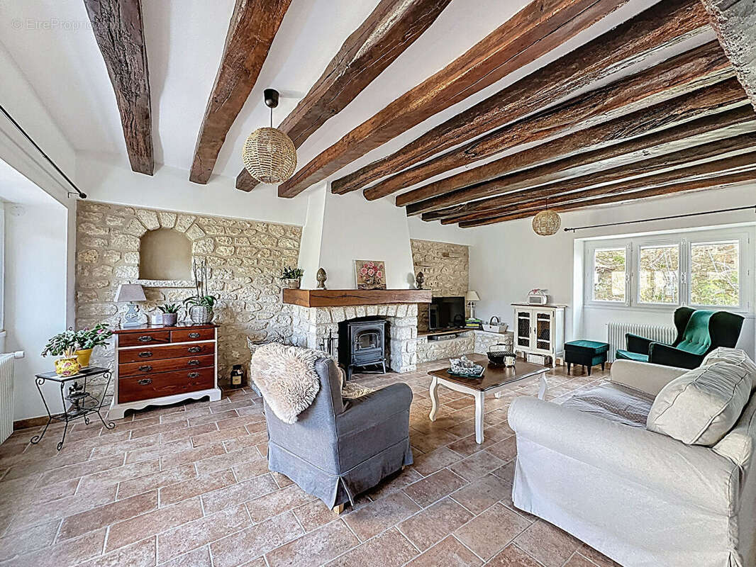 Maison à VAUX-LE-PENIL