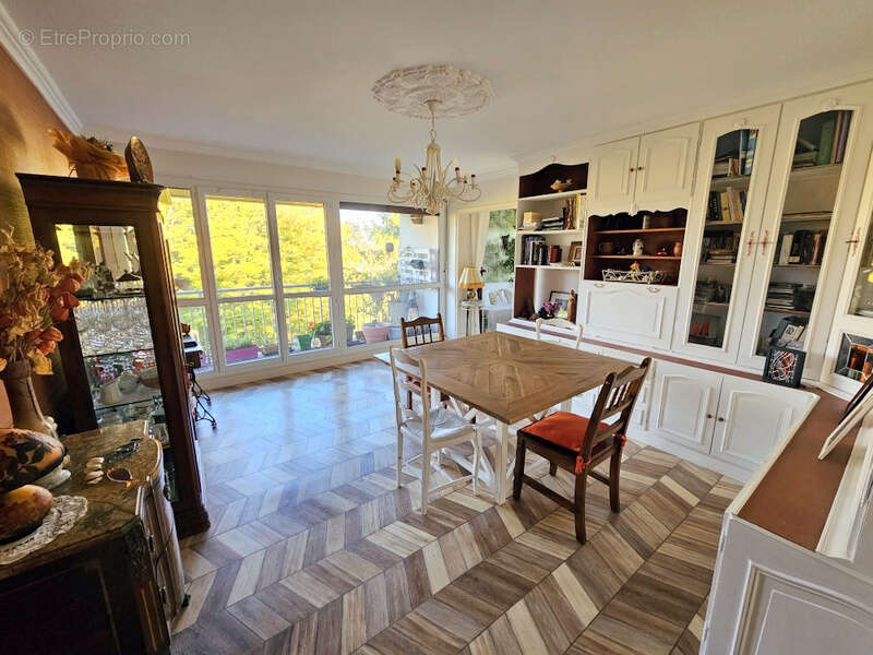 Appartement à SAINT-CYR-SUR-LOIRE