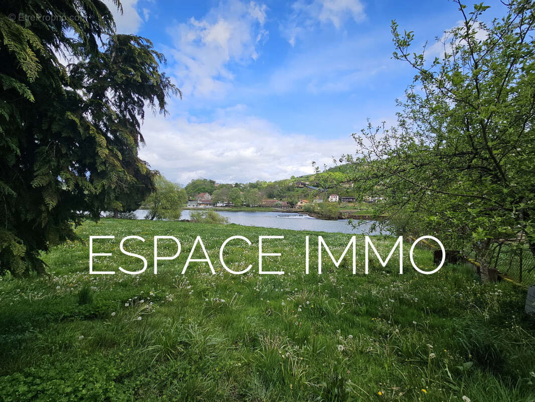 Maison à LIVINHAC-LE-HAUT