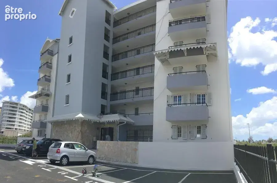 Fort-de-France / Marina Etang z'abricots : T2 récent au 6ème étage - photo 2