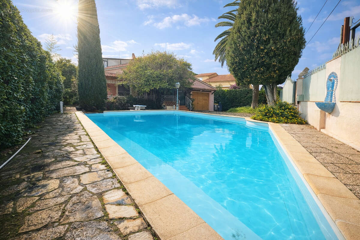 Maison à SIX-FOURS-LES-PLAGES