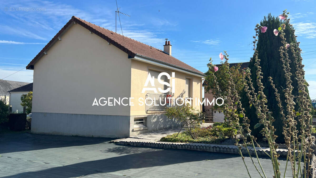 Maison à VILLAINES-LA-JUHEL