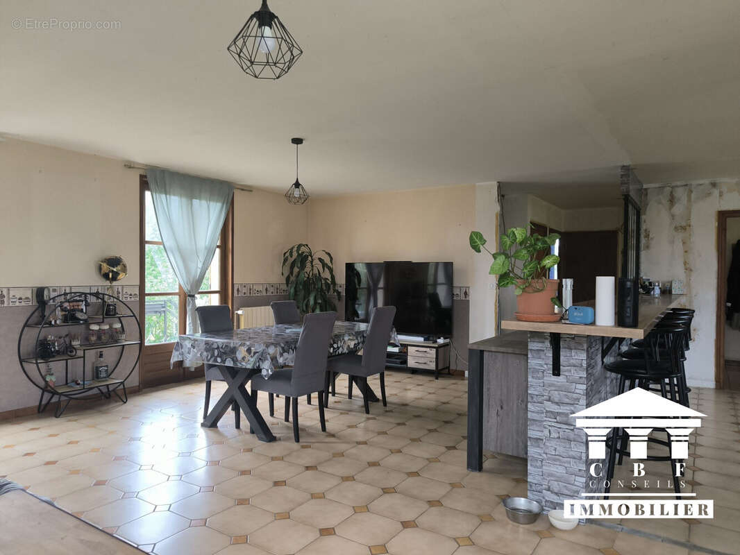 Maison à L&#039;ABERGEMENT-SAINTE-COLOMBE