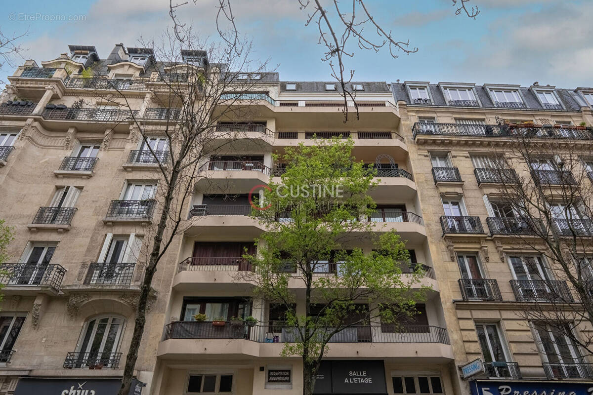 Appartement à PARIS-18E