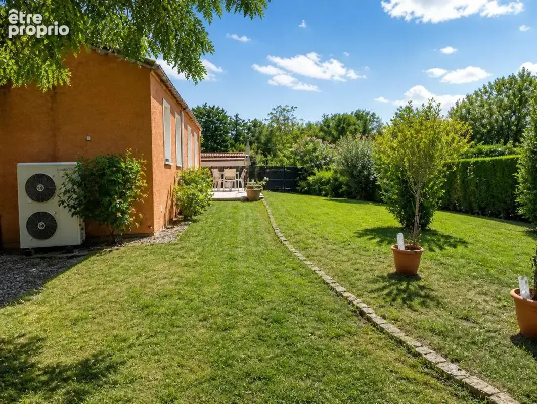 Maison à AZE