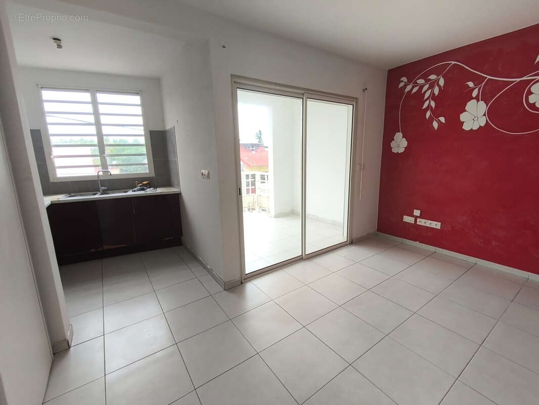 Appartement T2 avec ascenseur - 47m2 - centre-ville de CAYENNE - photo 4