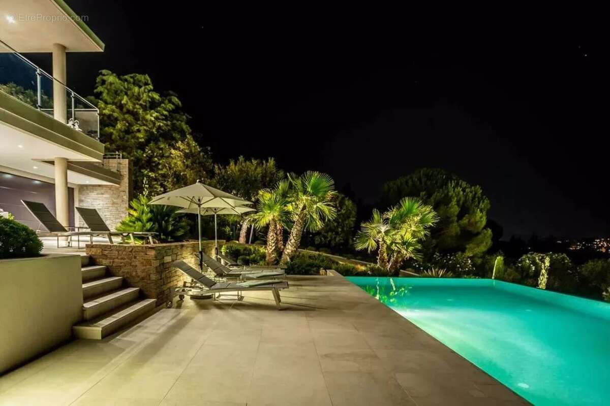 Vente villa neuve dans un domaine privé avec vue mer à Grimaud - photo 12
