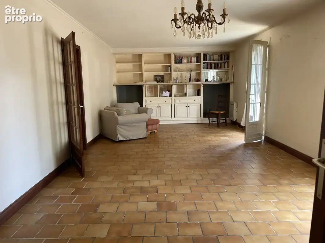 Cognac maison de plain pied de 114 m2 jardin 2 garages 3 chambres - photo 6