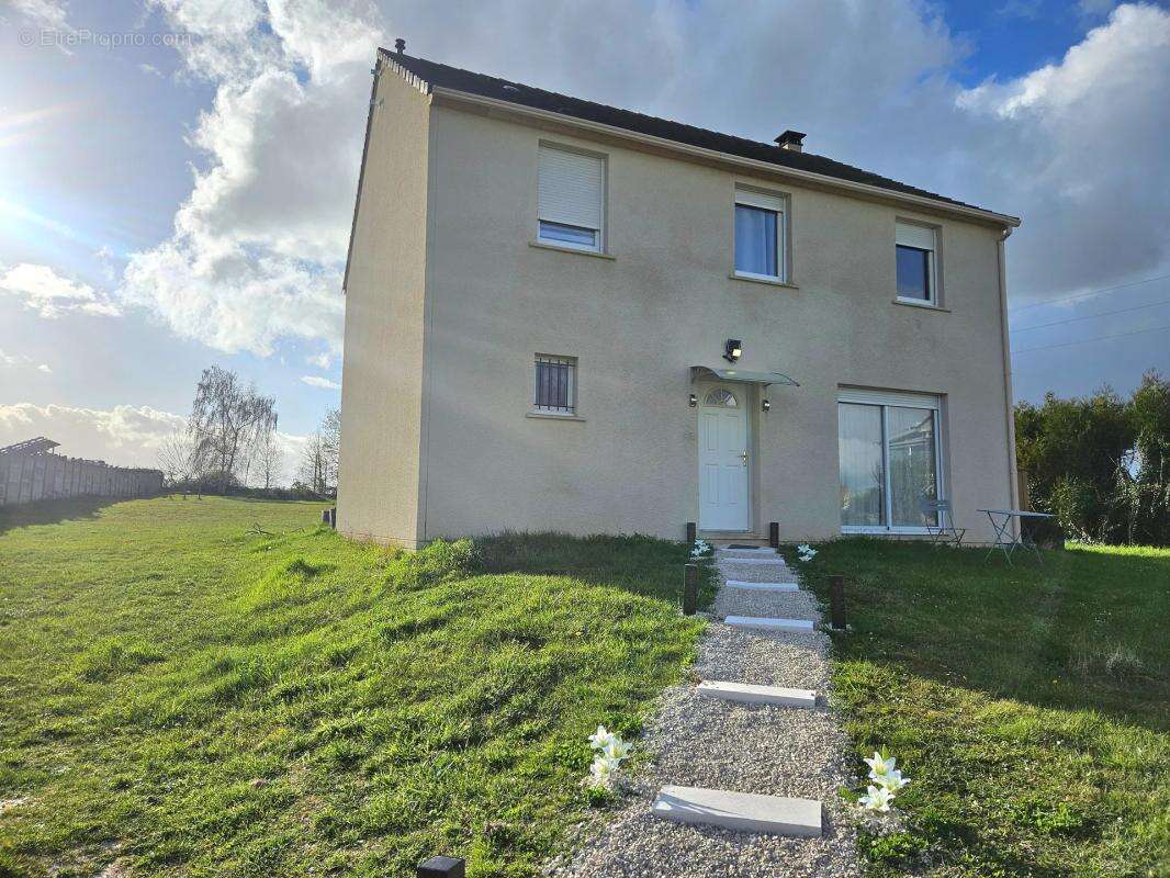Maison à FERRIERES-EN-GATINAIS