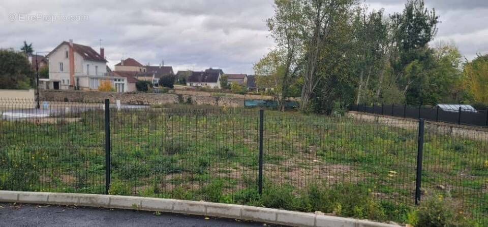 Terrain à LE MEE-SUR-SEINE