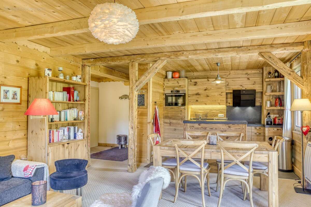 Appartement 76 m² à Demi-Quartier  - photo 2