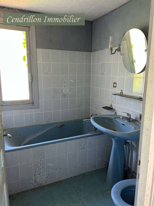 Maison de bourg à rafraîchir, mitoyenne d'un coté, 3 chambres, ~92m2 habitables, sur 438 m2 de jardin - photo 11