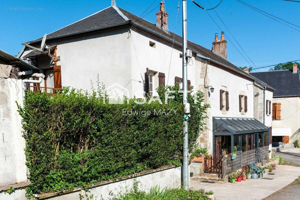 Maison 158 m² à Saint-Priest  - photo 3