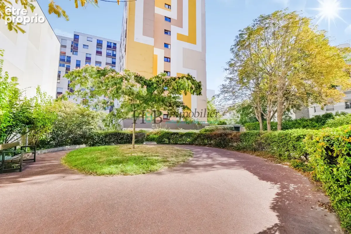 Studio en parfait état, lumineux avec vue dégagée, sans vis-à-vis - photo 12