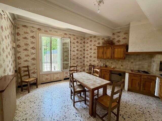 Maison 183 m² à Saint-Aunes  - photo 3