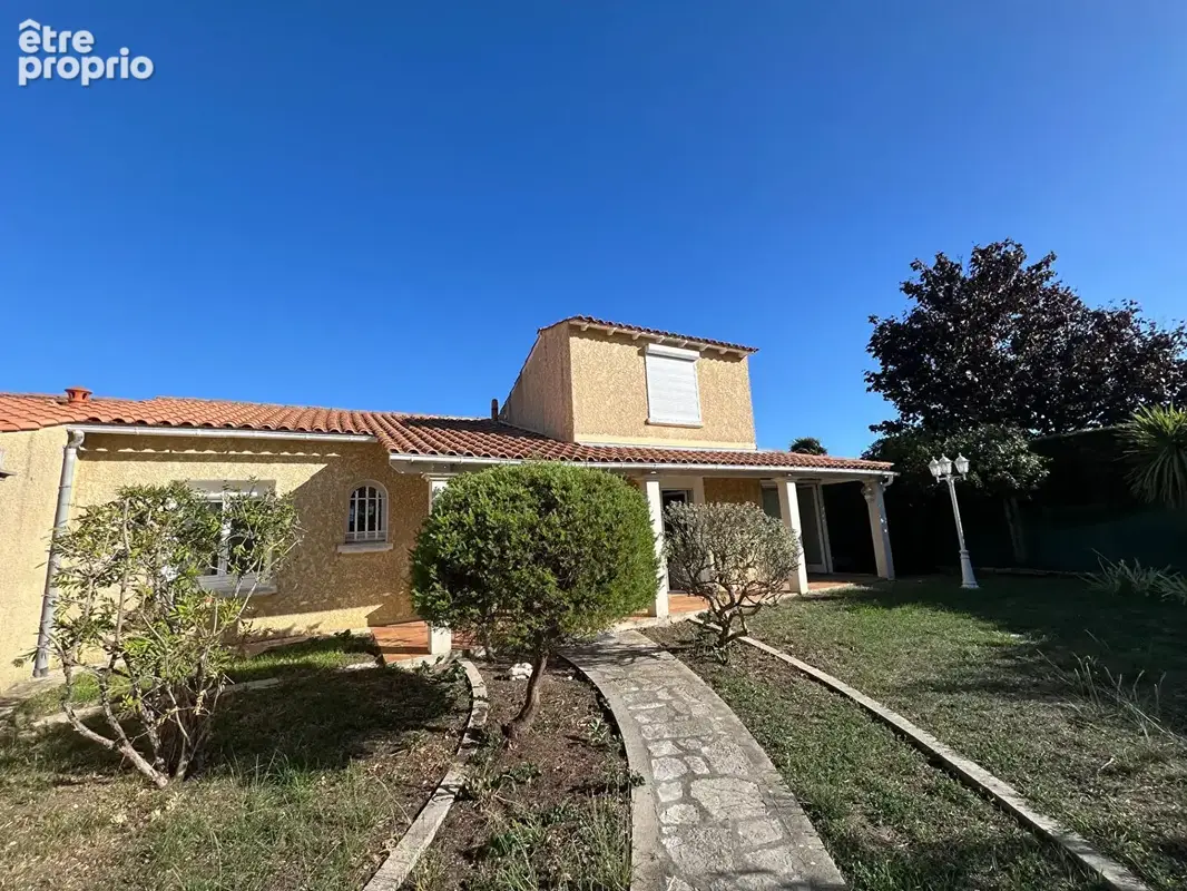 Maison 5 pièces de 200 m2 à FOURAS - photo 2