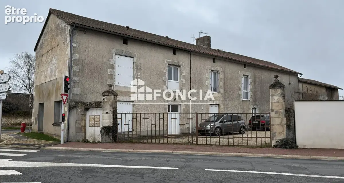 Appartement à VOUILLE