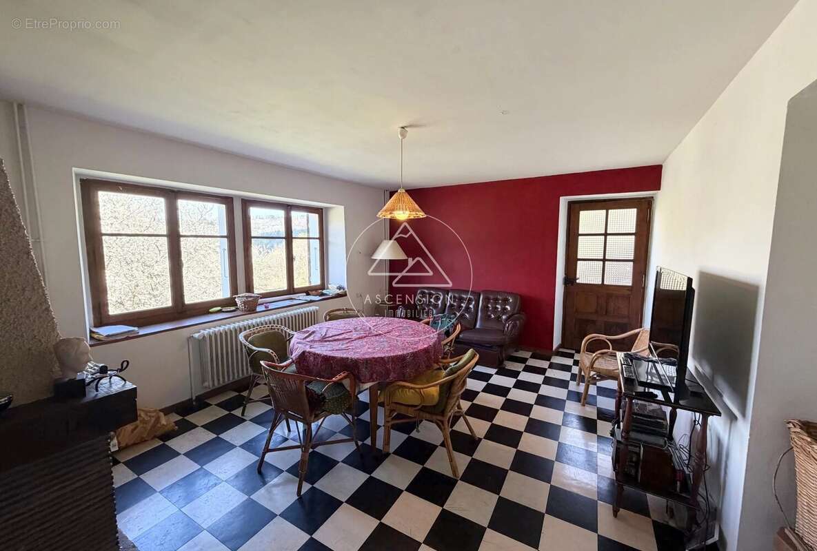 Maison à LA VERNAZ