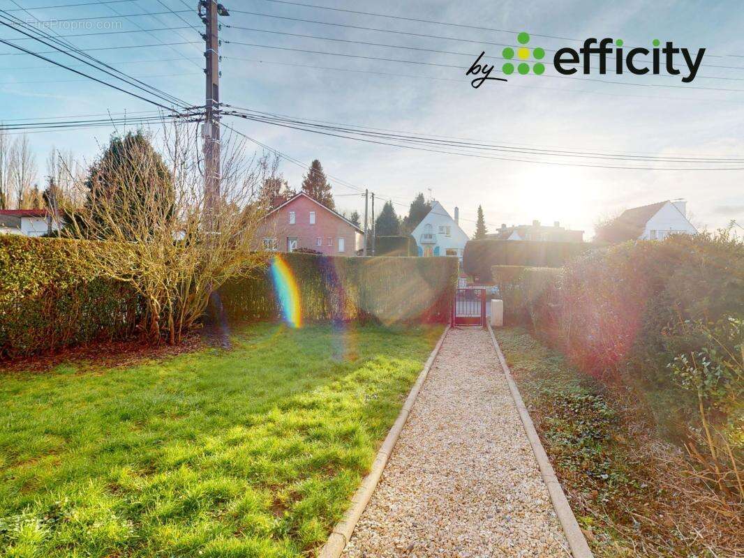 Maison à AULNOYE-AYMERIES